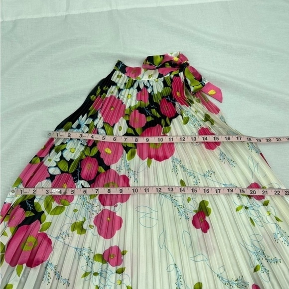 Vintage Neelam Medium High Neck Sleeves Whit Pink Floral Pleated Dress - Picture 12 of 16